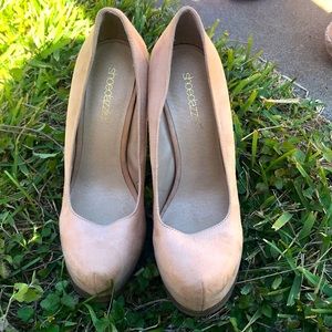 New Shoe Dazzle Platform Heels